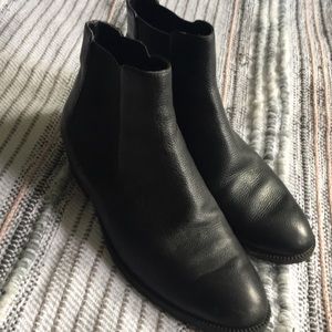 Chelsea boots